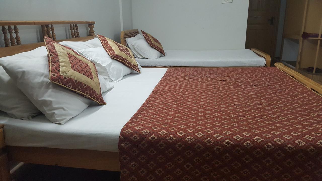 Pine Top Hotels Наран Екстер'єр фото