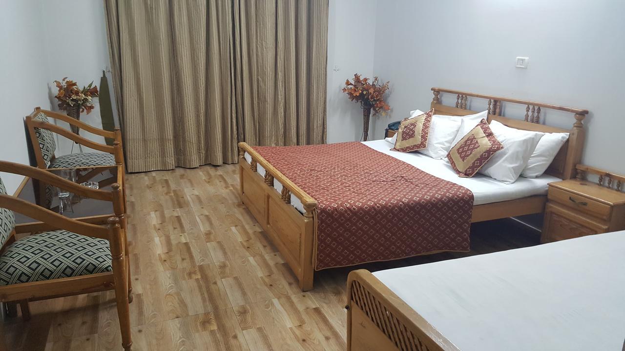 Pine Top Hotels Наран Екстер'єр фото
