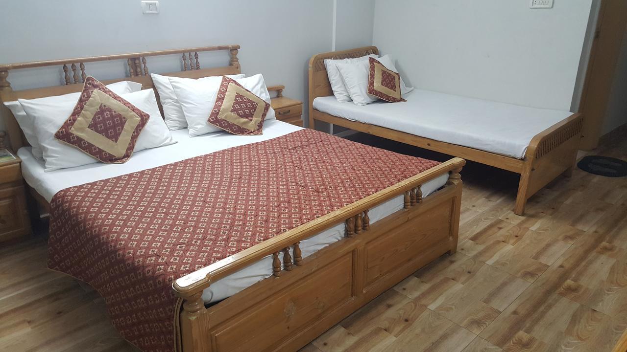 Pine Top Hotels Наран Екстер'єр фото